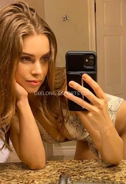 Geelong escorts Abril — 2