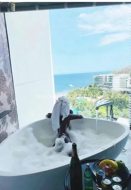 Geelong escorts Peyton — 1